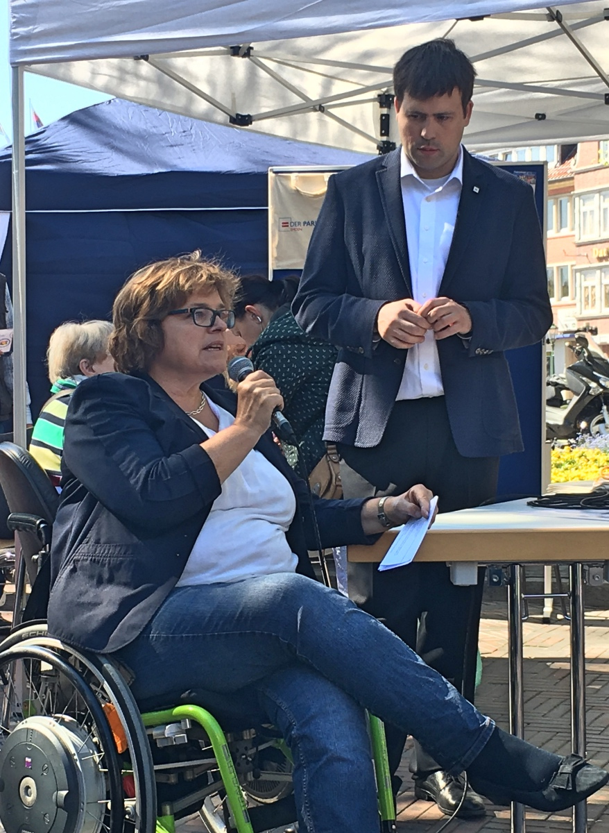 Petra Wontorra am Stand der Teilhabeberatung