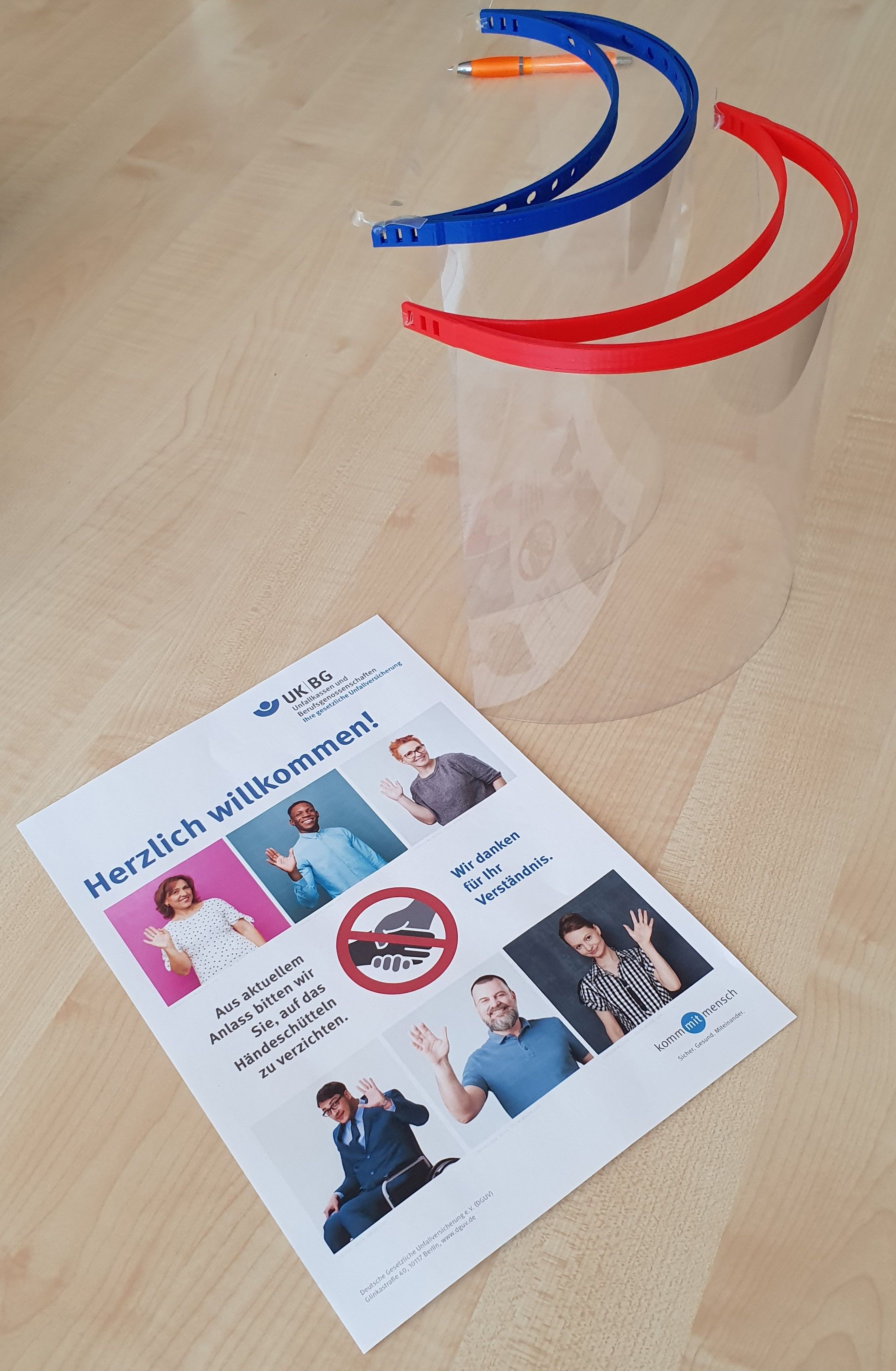 Bild mit einer Broschüre mit Schutzmaßnahmen.